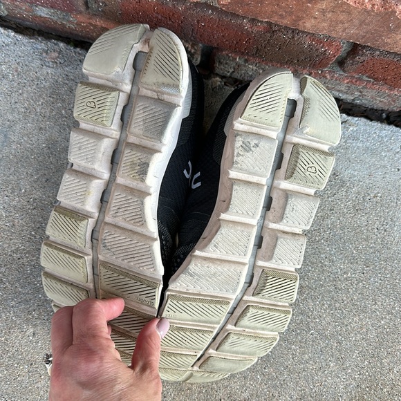 On Cloud X Running Shoes EUC - Picture 7 of 11